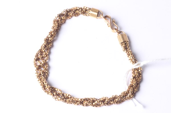 Lot 1010 - GOLD BRACELET