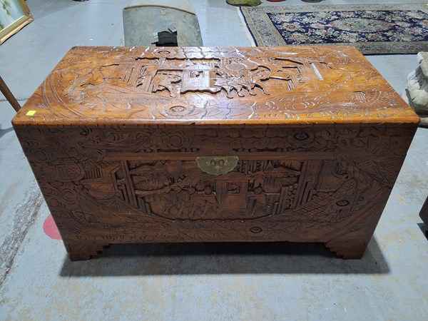 Lot 296 - CAMPHORWOOD TRUNK