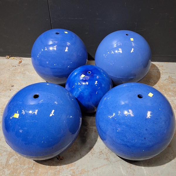 Lot 306 - WATER FEATURE BALLS