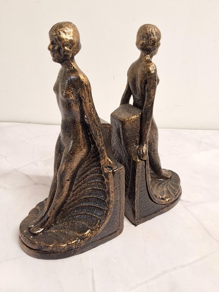 Lot 1215 - CAST IRON BOOKENDS