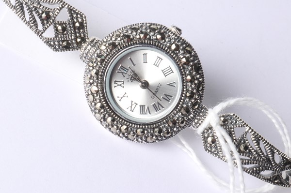 Lot 1035 - WRIST WATCH