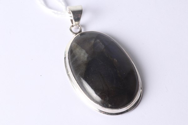 Lot 1051 - SILVER PENDANT