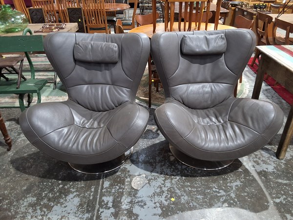 Lot 176 - PAIR OF SWIVEL CHAIRS