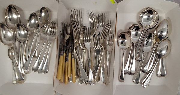 Lot 1074 - FLATWARE