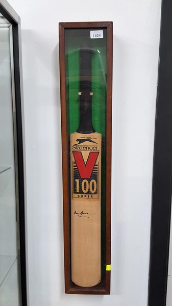 Lot 1404 - DON BRADMAN SIGNED CRICKET BAT