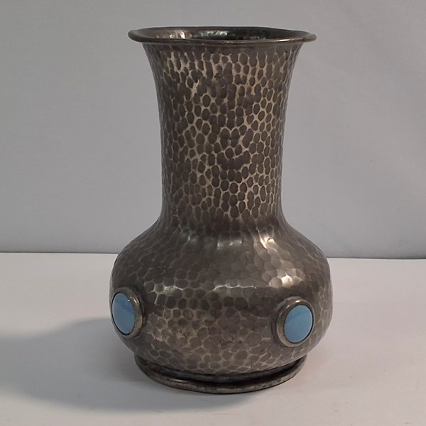 Lot 1172 - PEWTER VASE