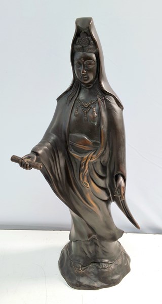 Lot 1381 - BRONZE GUANYIN STATUE