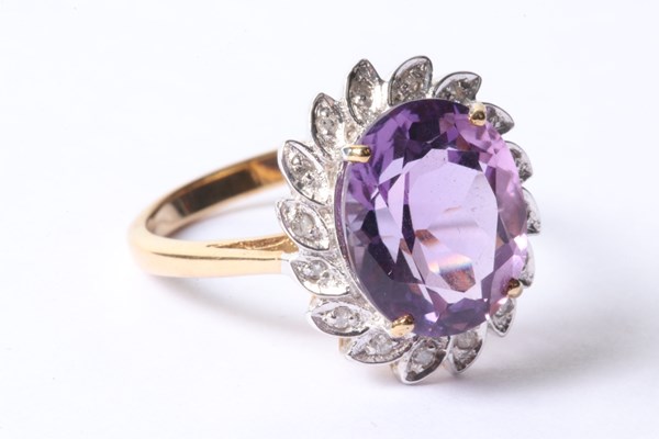 Lot 1024 - RING