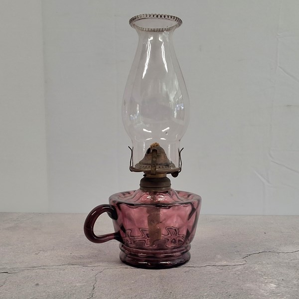 Lot 1382 - FINGER LAMP