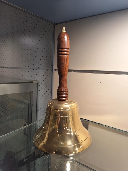 Lot 1285 - SCHOOL BELL