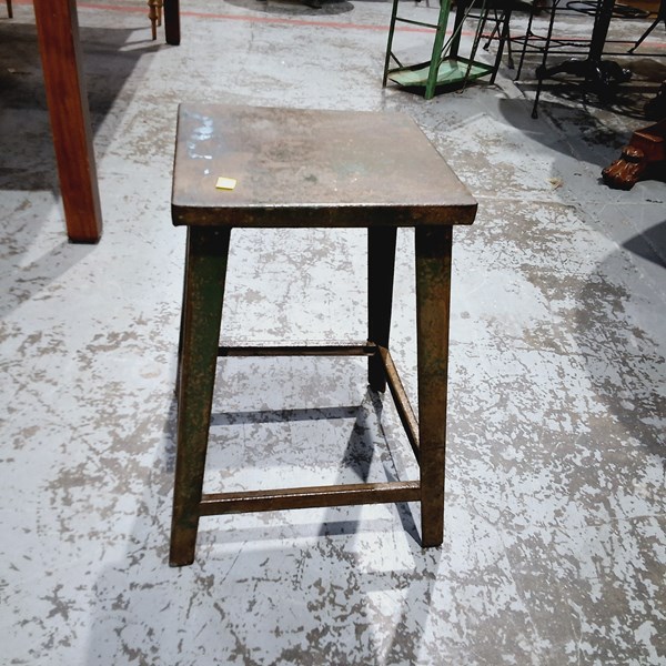 Lot 163 - STOOL