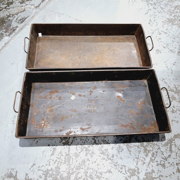 Lot 291 - TRAYS