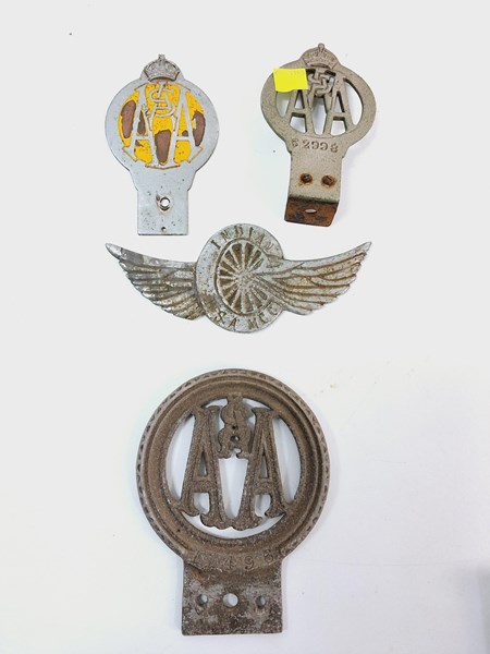 Lot 1218 - AUTOMOBILE ASSOCIATION BADGES