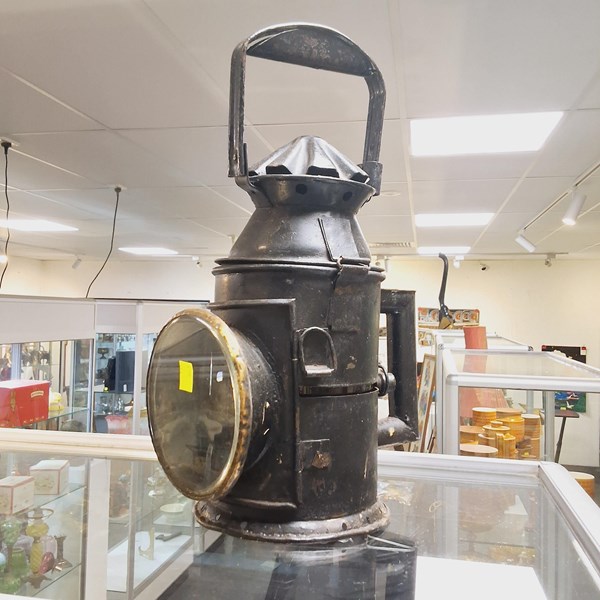 Lot 1443 - RAIL LAMP