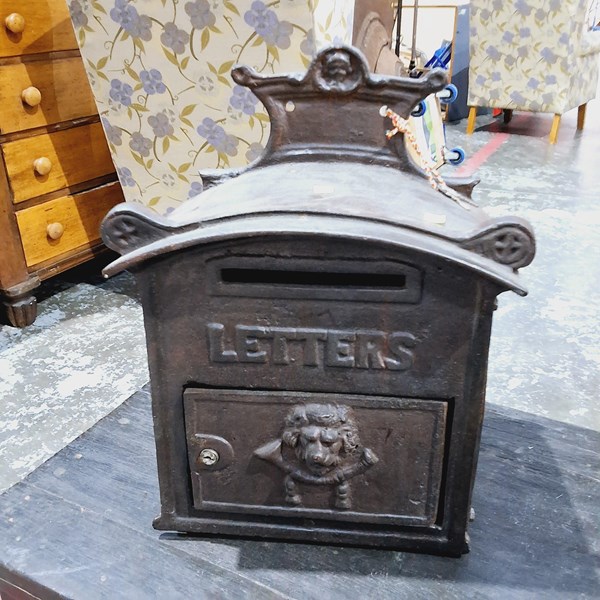 Lot 200 - LETTER BOX