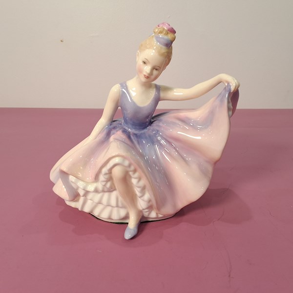 Lot 1279 - ROYAL DOULTON FIGURE