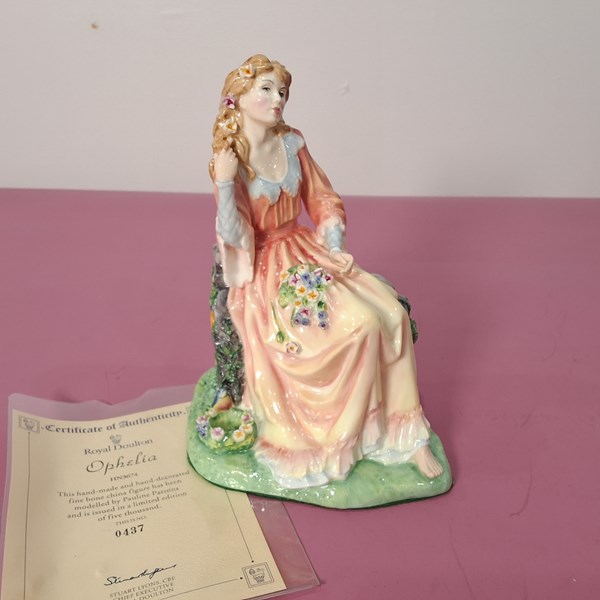 Lot 1292 - ROYAL DOULTON FIGURE