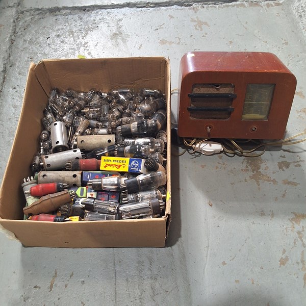 Lot 326 - RADIO VALVES