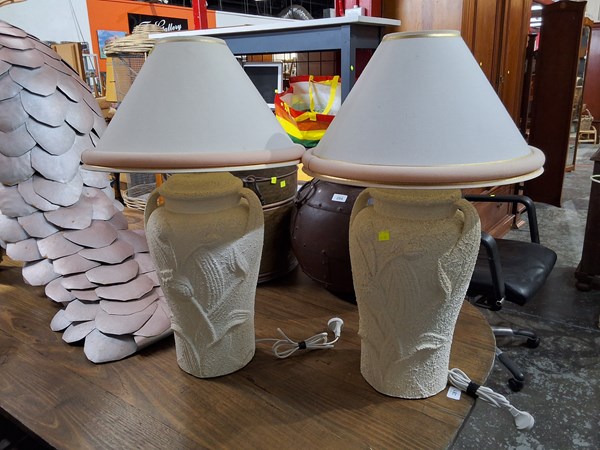 Lot 282 - TABLE LAMPS