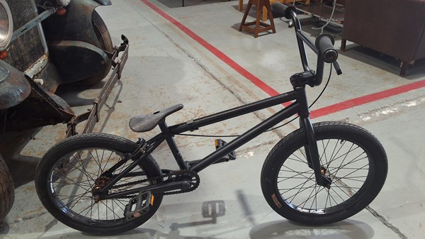 Lot 367 - BMX BIKE