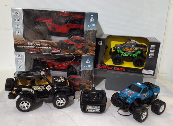 Lot 1426 - RADIO CONTROL VEHICLES