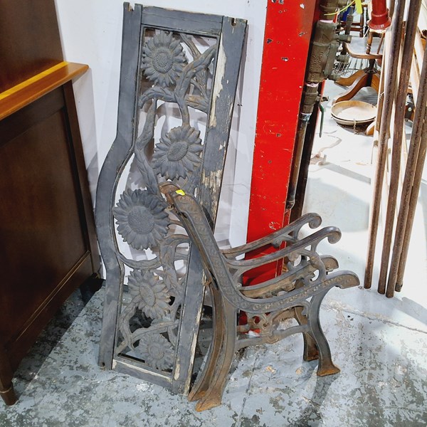 Lot 298 - BENCH ENDS