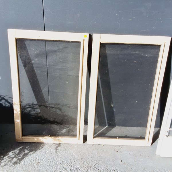 Lot 330 - WINDOW SCREENS