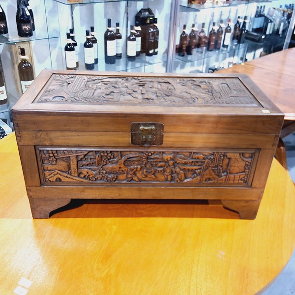 Lot 17 - CAMPHORWOOD TRUNK