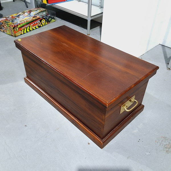 Lot 115 - TRUNK