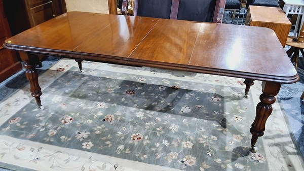 Lot 12 - DINING TABLE