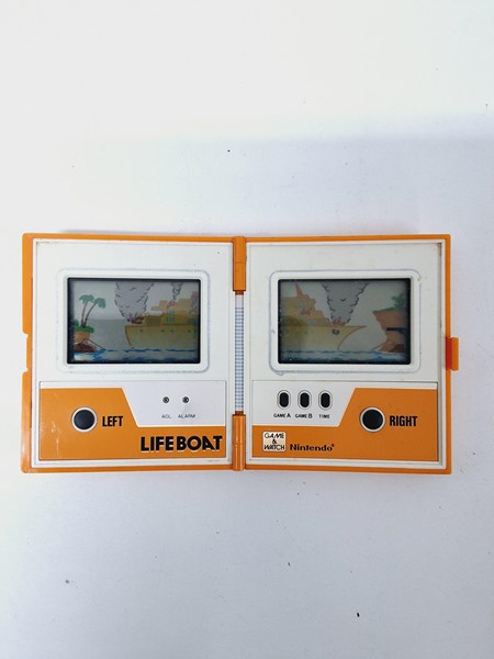 Lot 1234 - NINTENDO GAME & WATCH LIFEBOAT