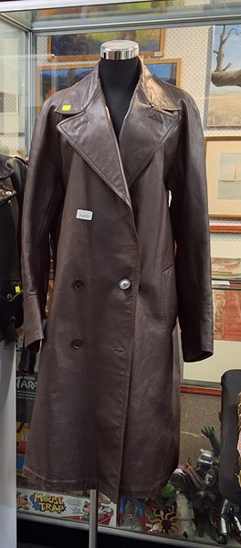 Lot 1205 - LEATHER COAT