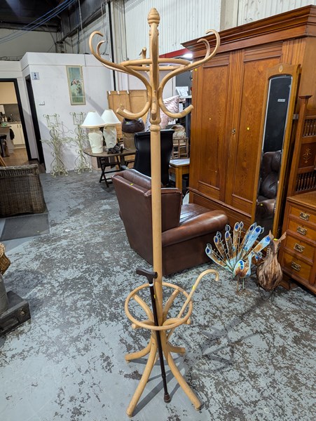 Lot 289 - HAT STAND