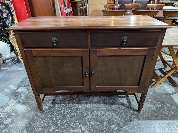 Lot 141 - DRESSER BASE