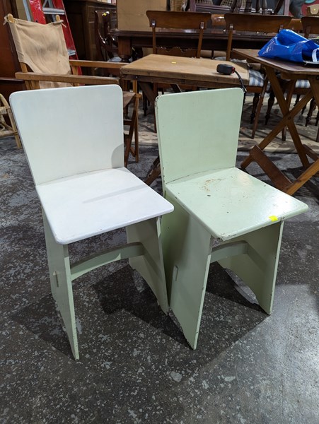 Lot 115 - CHILDRENS CHAIRS