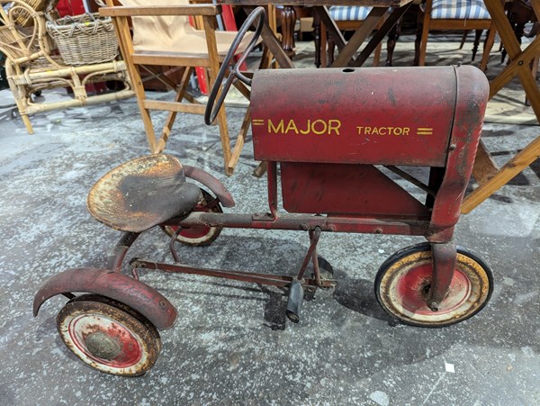 Lot 253 - CHILDS PEDAL TOY