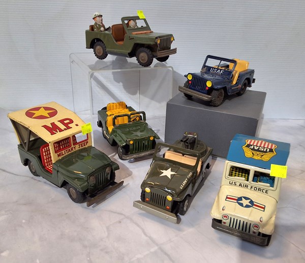 Lot 1461 - TIN TOY JEEPS