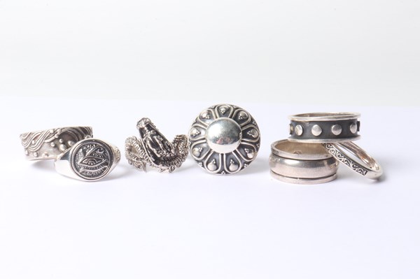 Lot 1010 - SILVER RINGS