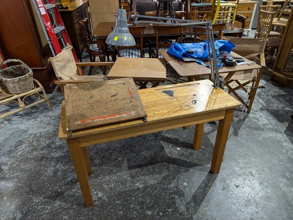 Lot 277 - SCHOOL DESK