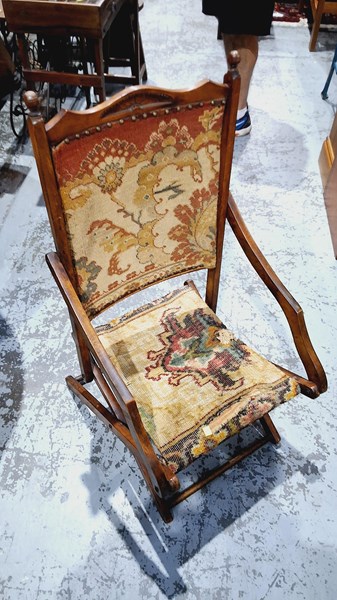 Lot 154 - CHAIR