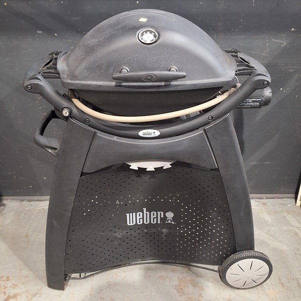 Lot 325 - WEBER BARBEQUE