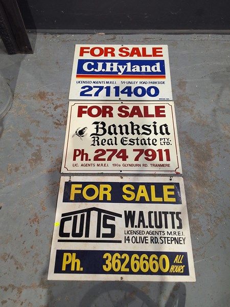 Lot 370 - REAL ESTATE SIGNS