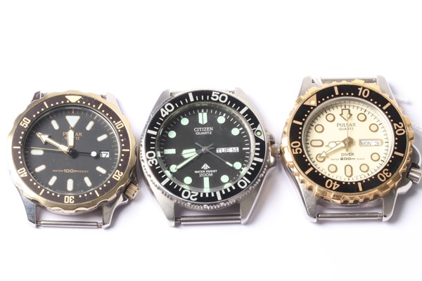 Lot 1049 - WATCHES