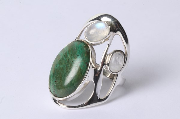 Lot 1013 - SILVER RING