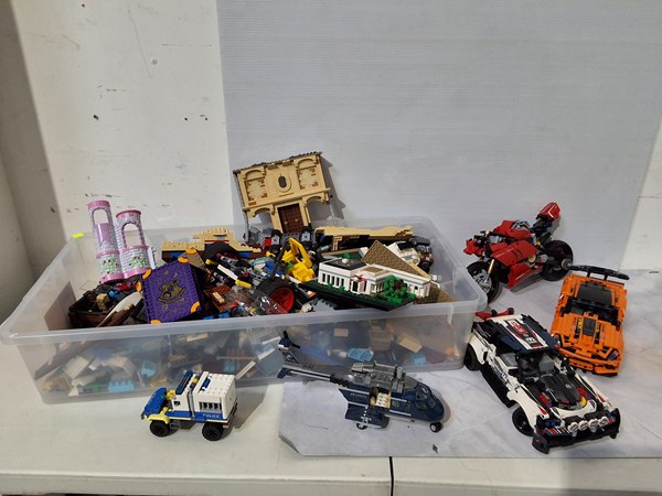 Lot 1465 - LEGO