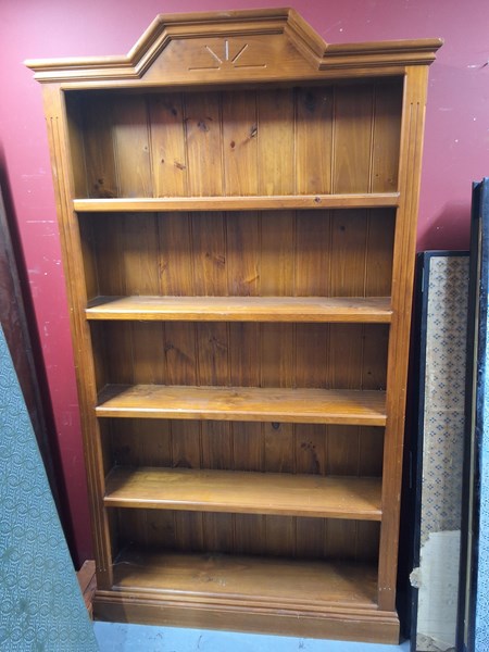 Lot 52 - BOOKSHELF