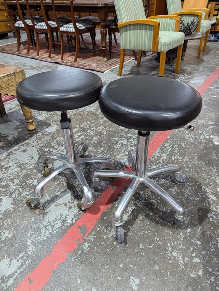 Lot 182 - PAIR OF STOOLS