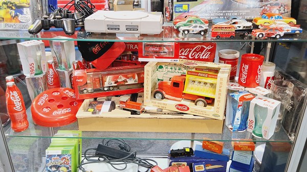 Lot 1438 - COCA-COLA COLLECTABLES