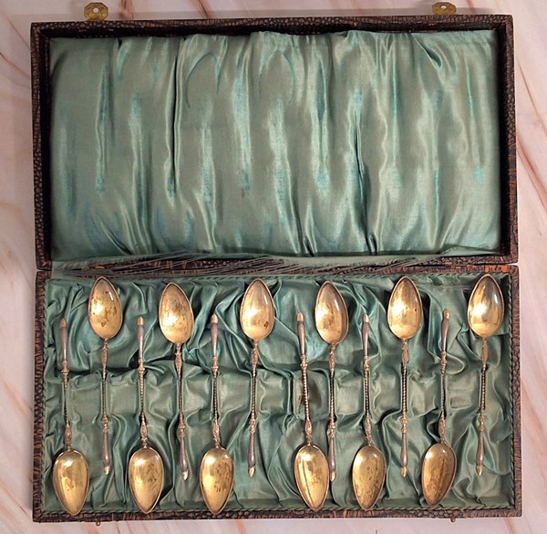 Lot 1079 - SILVER SPOONS