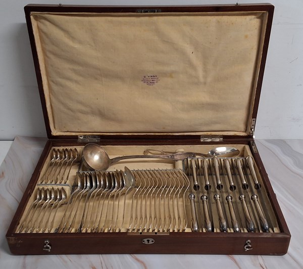 Lot 1428 - CANTEEN OF CUTLERY